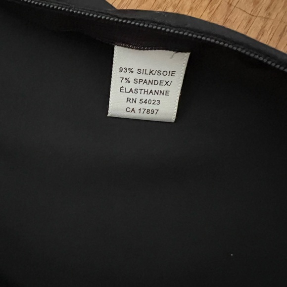 Banana Republic Silk Camisole in Black Sz.6 NWOT - Picture 4 of 4